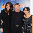  Susan Schneider, Robin Williams et Zelda Williams lors de l'avant-premi&egrave;re de Happy Feet 2 &agrave; Los Angeles le 13 novembre 2011 