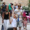 Nicole Richie, Joel Madden et leurs enfants Harlow et Sparrow se promènent dans les rues de Saint-Tropez, le 22 juillet 2013.