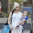  Gwen Stefani et son mari Gavin Rossdale emm&egrave;nent leurs fils Zuma et Apollo &agrave; une f&ecirc;te d'anniversaire &agrave; Sherman Oaks, le 11 octobre 2014. 