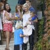 Gwen Stefani et son mari Gavin Rossdale emmènent leurs fils Zuma et Apollo à une fête d'anniversaire à Sherman Oaks, le 11 octobre 2014.