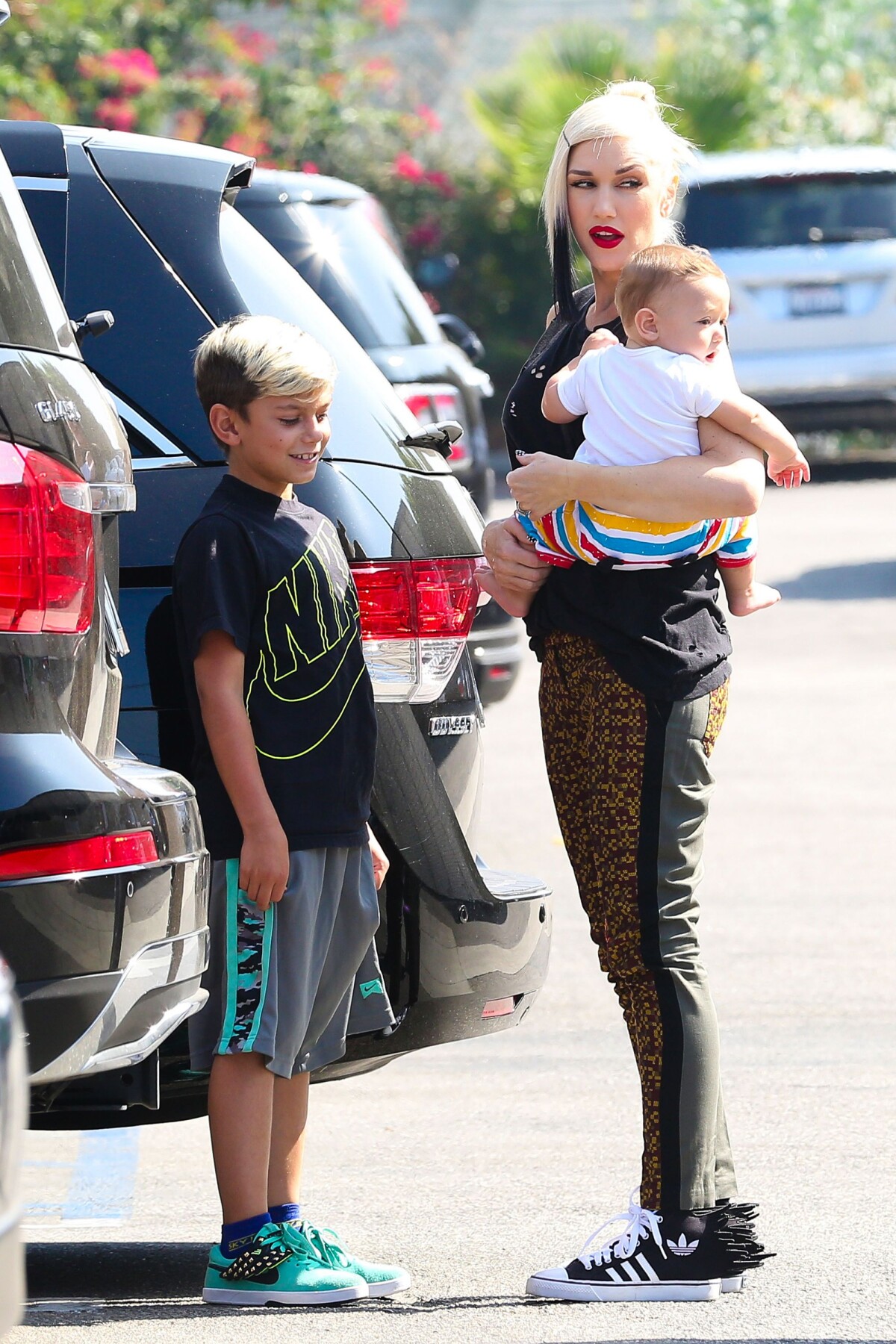 Photo Gwen Stefani Avec Ses Fils Kingston Zuma Et Apollo à Los Angeles Le 12 Octobre 2014 