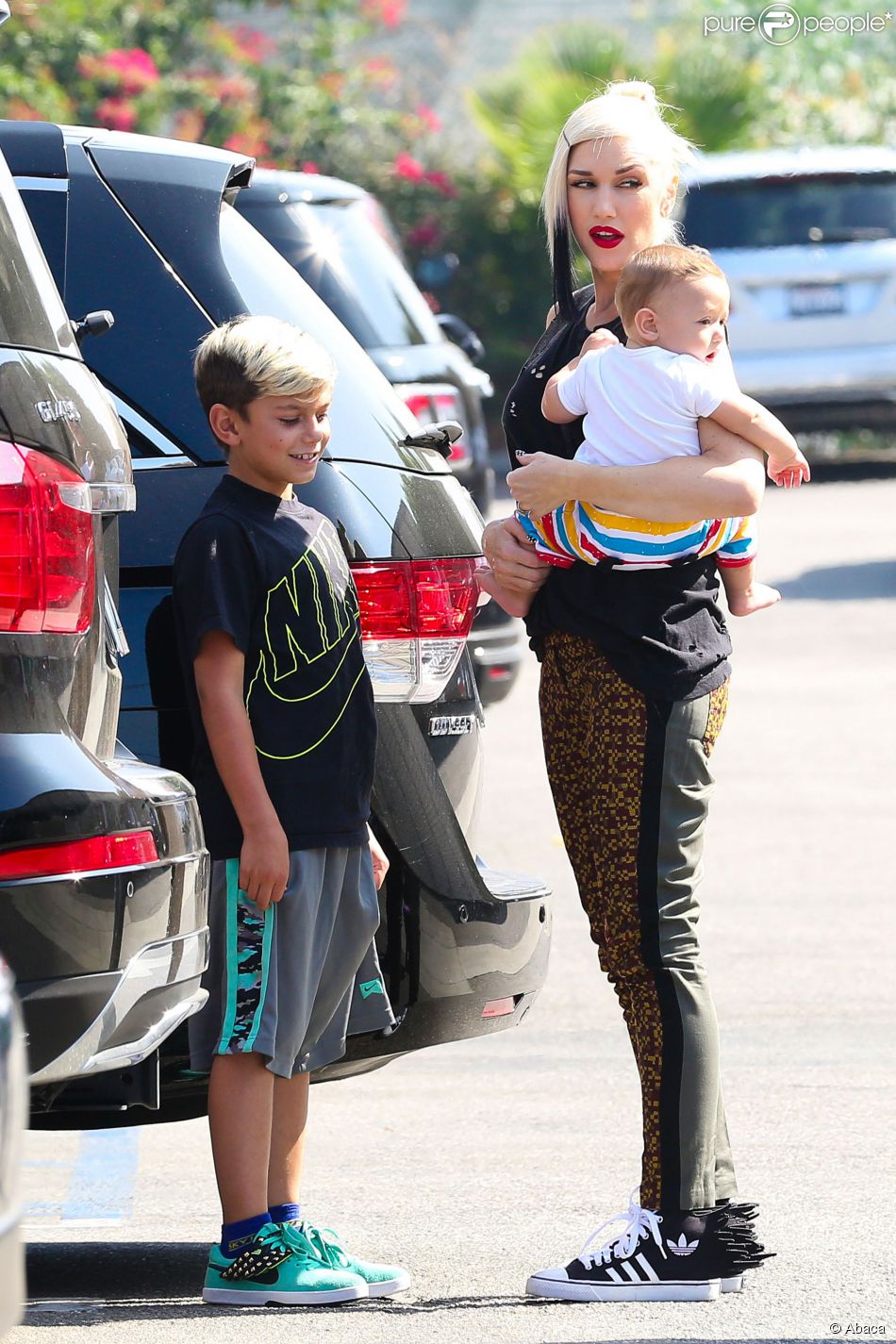  Gwen Stefani avec ses fils Kingston, Zuma et Apollo &amp;agrave; Los Angeles, le 12 octobre 2014. 