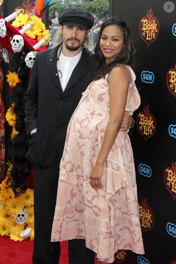 Zoe Saldana (enceinte) et son mari Marco Perego - Première du film "The Book of Life" à Los Angeles le 12 octobre 2014.