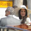 George Clooney et sa femme Amal Alamuddin quittent le palais de Ca Farsetti à Venise, le 29 septembre 2014 après leur mariage civil à la mairie de Venise.