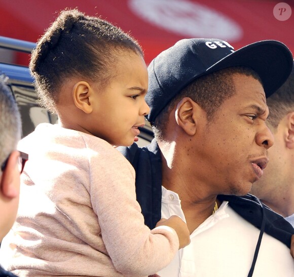 Beyoncé Knowles, Jay-Z et leur fille Blue Ivy Carter arrivent Gare du Nord à Paris pour prendre un train. Le 14 octobre 2014
