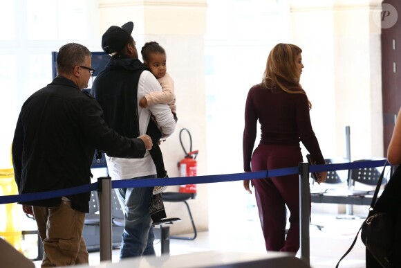 Beyoncé Knowles, Jay-Z et leur fille Blue Ivy Carter arrivent Gare du Nord à Paris pour prendre un train. Le 14 octobre 2014