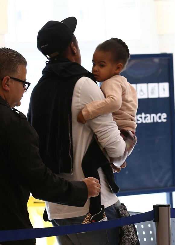 Beyoncé Knowles, Jay-Z et leur fille Blue Ivy Carter arrivent Gare du Nord à Paris pour prendre un train. Le 14 octobre 2014