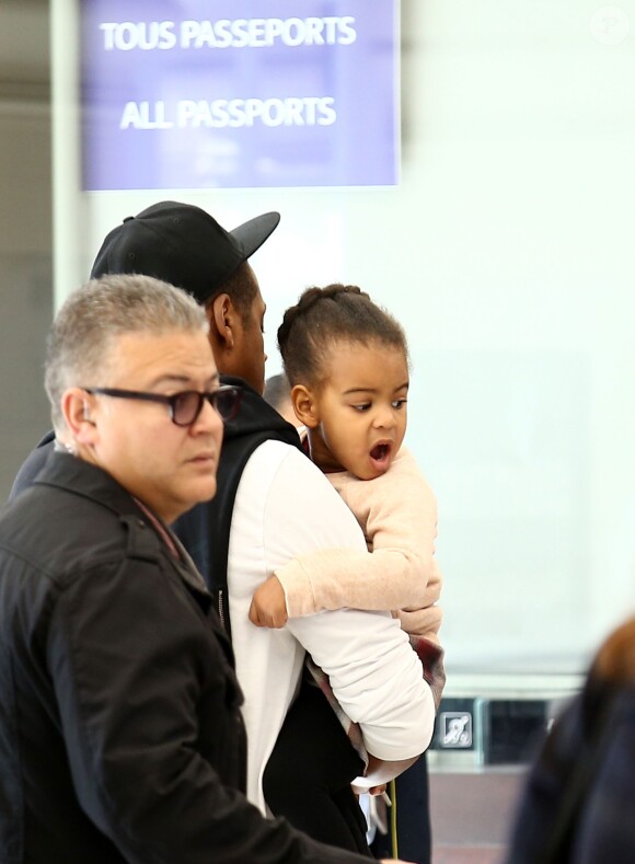 Beyoncé Knowles, Jay-Z et leur fille Blue Ivy Carter arrivent Gare du Nord à Paris pour prendre un train. Le 14 octobre 2014