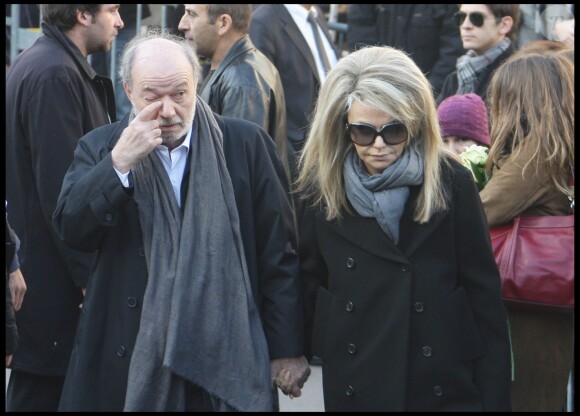 Claude Berri et Nathalie Rheims lors des obsèques de Guillaume Depardieu à Bougival en 2008