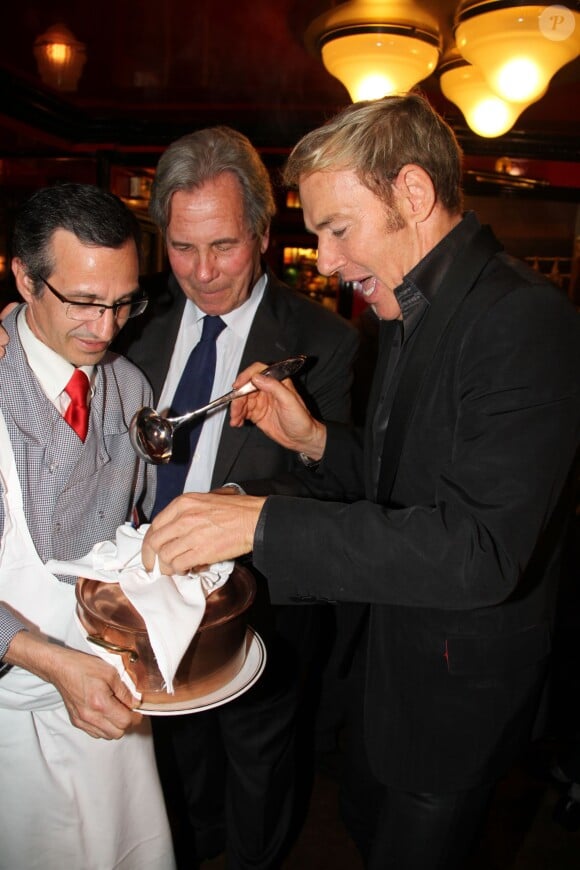 Jean-Louis Debré et Tony Gomez - 3ème édition du Pot-au-feu des célébrités au restaurant Louchebem à Paris le 16 octobre 2014.