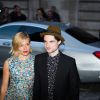 Sienna Miller et son fiancé Tom Sturridge - Première du film "Effie Gray" à Londres le 5 octobre 2014.