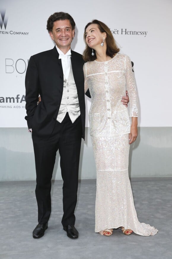 Carole Bouquet et son compagnon Philippe Sereys de Rothschild - Photocall de la soirée "AmfAR's 21st Cinema Against AIDS" à l'Eden Roc au Cap d'Antibes lors du 67e festival du film de Cannes, le 22 mai 2014.