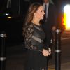 Kate Middleton, enceinte et vêtue d'une robe Alice Temperley, à son arrivée au restaurant L'Anima à Londres le 23 octobre 2014 pour le dîner de gala d'automne de l'association Action on Addiction dont elle est la marraine.