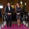 Kate Middleton, enceinte et en robe Alice Temperley, arrive pour prendre part au dîner de gala d'automne de l'association Action on Addiction, au restaurant L'Anima à Londres le 23 octobre 2014.