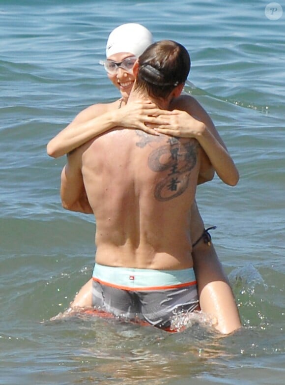 Jenson Button et sa fiancée Jessica Michibata lors de leurs vacances amoureuses sur l'île de Maui à Hawaï, le 20 octobre 2014