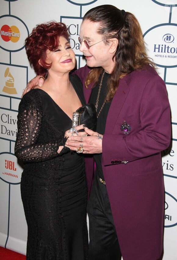Ozzy Osbourne et Sharon Osbourne lors de la 56e soirée pre-Grammy and Salute To Industry Icons au Beverly Hilton Hotel de Beverly Hills, le 25 janvier 2014.