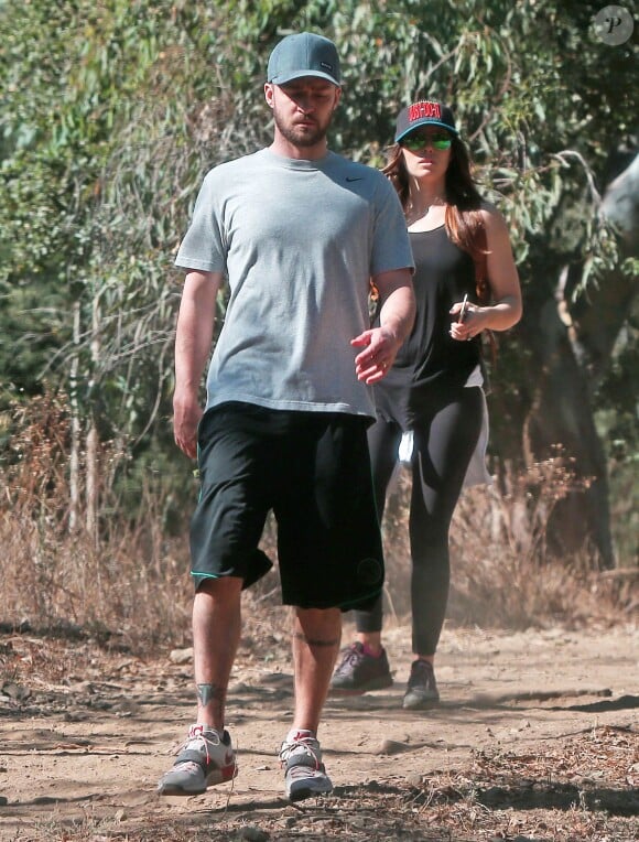 Exclusif - Justin Timberlake fait de la randonnée avec sa femme Jessica Biel à Los Angeles, le 24 octobre 2014. 