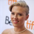  Scarlett Johansson lors du Festival International du Film de Toronto, le 10 septembre 2013. 
