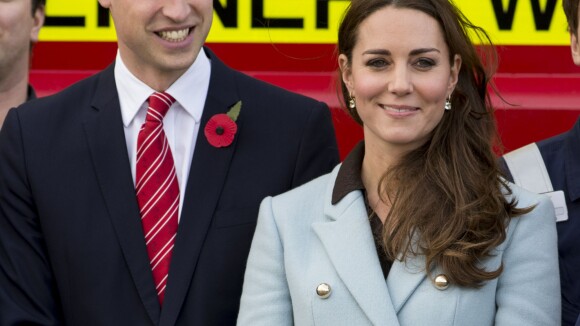 Kate Middleton affiche son baby bump pendant que William s'amuse de femmes nues