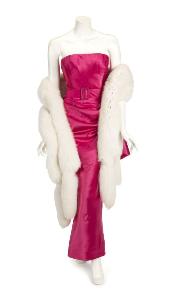 La robe rose portée par Madonna dans son clip "Material Girl" vendue aux enchères par Julien's Auctions lors de la vente Icons and Idols: Rock'n'Roll les 7 et 8 novembre 2014.