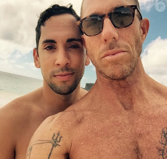 Chris McMillan et son compagnon Martin Sevillano se sont dit oui en novembre 2014 à Hawaii.