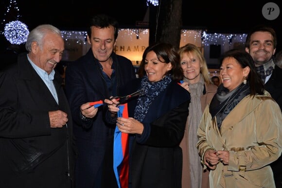 Marcel Campion, Jean-Luc Reichmann (parrain), Anne Hidalgo (maire de Paris), Chantal Ladesou (marraine), Bruno Julliard - Inauguration du marché de Noël 2014 sur les Champs-Elysées à Paris, le 14 novembre 2014.