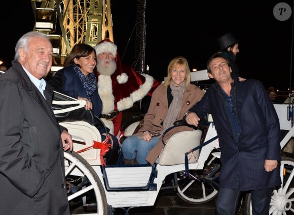 Marcel Campion, Anne Hidalgo (maire de Paris), Chantal Ladesou (marraine) et Jean-Luc Reichmann (parrain) - Inauguration du marché de Noël 2014 sur les Champs-Elysées à Paris, le 14 novembre 2014.