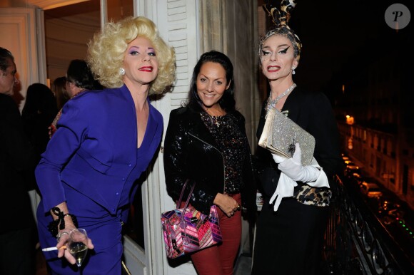 Hermine de Clermont-Tonnerre - Le Queen célèbre les 25 ans de sa soirée incontournable "Disco Queen" en invitant l'équipe du cabaret de Thierry Mugler à Paris le 17 novembre 2014
