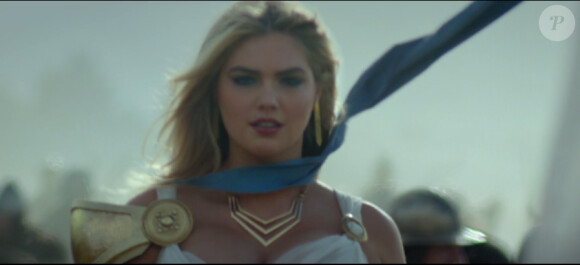 Kate Upton incarne une Athena sulfureuse pour le jeu sur mobile Game of War - Fire Age. Novembre 2014.