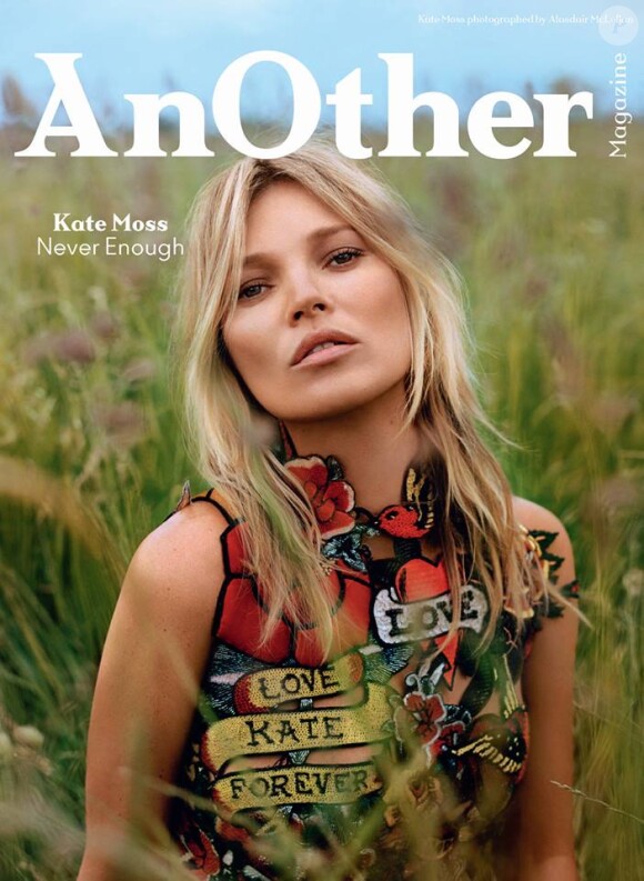 Kate Moss en couverture du nouveau numéro du magazine AnOther. Photo par Alasdair McLellan.