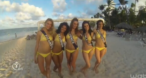 Making-of du shooting en maillot de bain - Les 33 prétendantes au titre de Miss France 2015 : Leur folle semaine à Punta Cana, en République Dominicaine