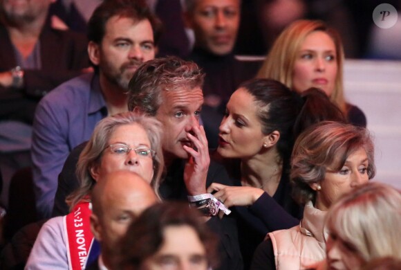 David Brécourt et sa compagne - Finale de la Coupe Davis au Stade Pierre Mauroy de Lille. Roger Federer remporte le match qui l'opposait à Richard Gasquet (6/4-6/2-6/2) le 23 novembre 2014.