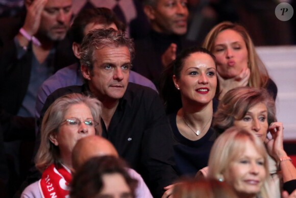 David Brécourt et sa compagne - Finale de la Coupe Davis au Stade Pierre Mauroy de Lille. Roger Federer remporte le match qui l'opposait à Richard Gasquet (6/4-6/2-6/2) le 23 novembre 2014.