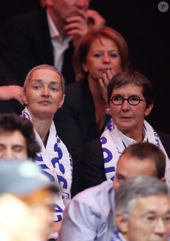 Valérie Fourneyron et une amie - Finale de la Coupe Davis au Stade Pierre Mauroy de Lille. Roger Federer remporte le match qui l'opposait à Richard Gasquet (6/4-6/2-6/2) le 23 novembre 2014.