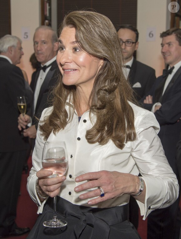 Melinda Gates recevait des mains du prince William, le 21 novembre 2014, le prix Chatham House lors d'une cérémonie au Royal United Services Institute, à Londres.