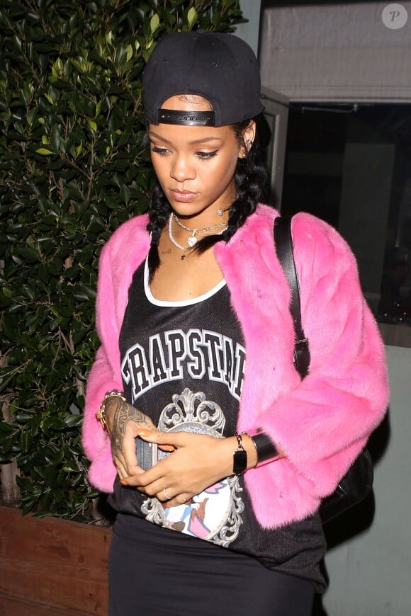 Rihanna à la sortie du restaurant Giorgio Baldi à Santa Monica le 15 octobre 2014