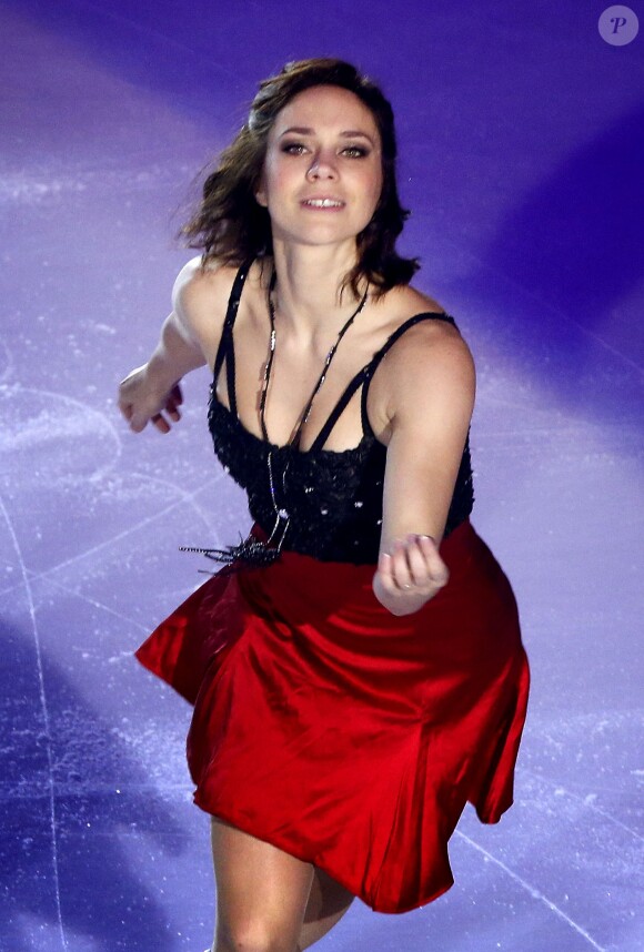 Nathalie Péchalat se produit hors compétition dans le cadre du Trophée Eric Bompard, à Bordeaux, le 21 novembre 2014.