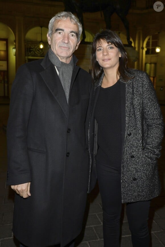 Exclusif - Estelle Denis et son compagnon Raymond Domenech - Générale du nouveau spectacle "Ma vie rêvée" de Michel Boujenah au Théâtre Edouard VII à Paris, le 24 novembre 2014.