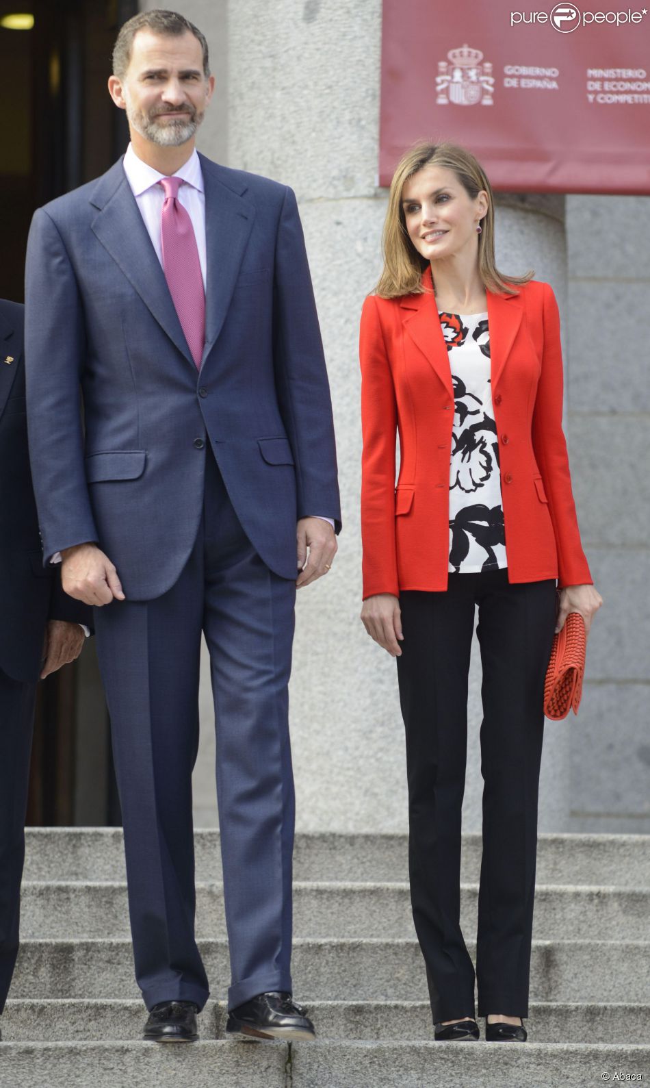 Le roi Felipe VI et sa femme la reine Letizia d&#039;Espagne, portant un haut et une veste Mango, célébraient   lundi 24 novembre 2014 le 75e anniversaire du Conseil supérieur de la recherche scientifique, à Madrid. 
