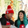 Kylie Jenner, Tyga - Les volontaires de la "Los Angeles Mission" servent un repas aux sans-abris, à Los Angeles, le 26 novembre 2014. 