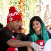 Tyga, Kylie Jenner - Les volontaires de la "Los Angeles Mission" servent un repas aux sans-abris, à Los Angeles, le 26 novembre 2014.