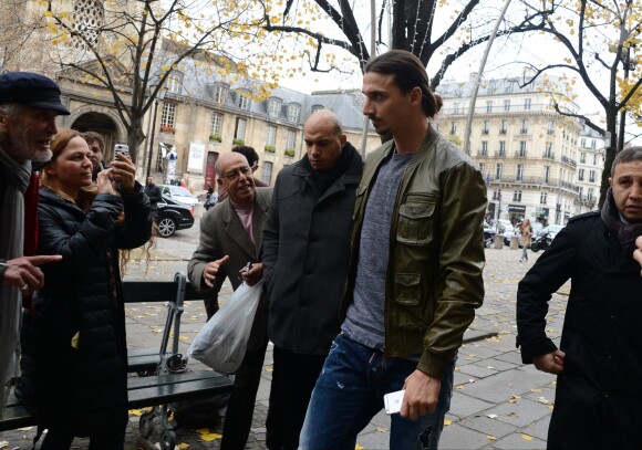 Zlatan Ibrahimovic lors du déjeuner organisé par le président du PSG Nasser Al-Khelaïfi au restaurant La Société, à Paris le 27 novembre 2014
