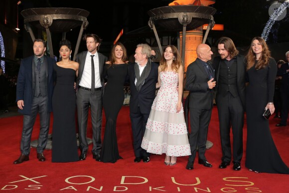 Joel Edgerton, Golshifteh Farahani, Andrew Tarbet, Giannina Facio, Sir Ridley Scott, Maria Valverde, Sir Ben Kingsley, Christian Bale et Sibi Blazic lors de la première du film "Exodus: Gods and Kings 3D" à Londres, le 3 décembre 2014.