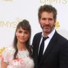 Amanda Peet enceinte de son 3e enfant et son mari David Benioff à la 66e cérémonie annuelle des Emmy Awards au Nokia Theatre à Los Angeles, le 25 août 2014.