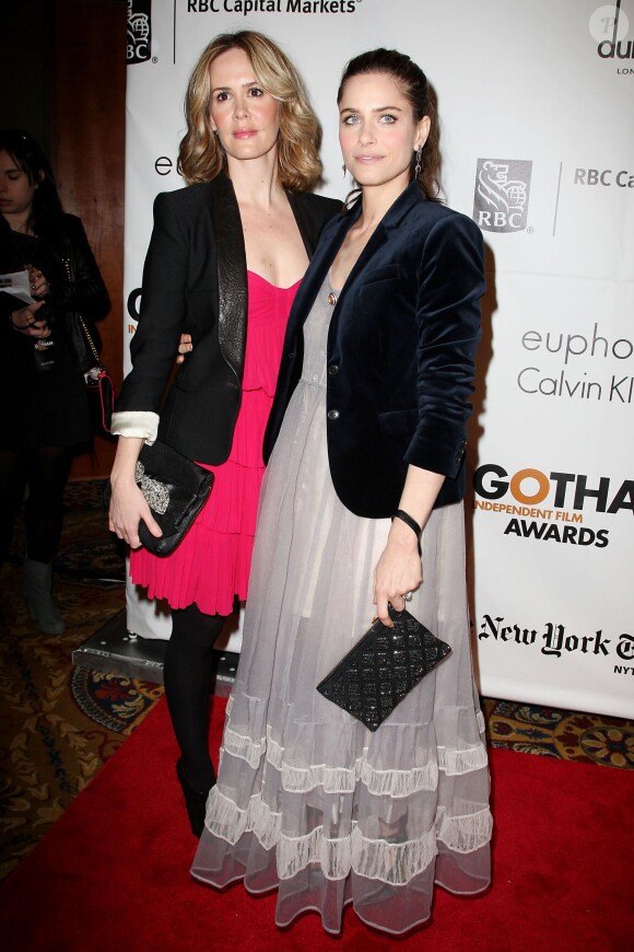 Sarah Paulson et Amanda Peet à New York, le 29 novembre 2010.