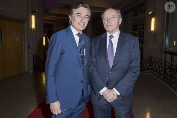 Philippe Douste-Blazy et Jacques Toubon lors du dîner LINK pour AIDES, le 8 décembre, au Palais d'Iéna, à Paris.