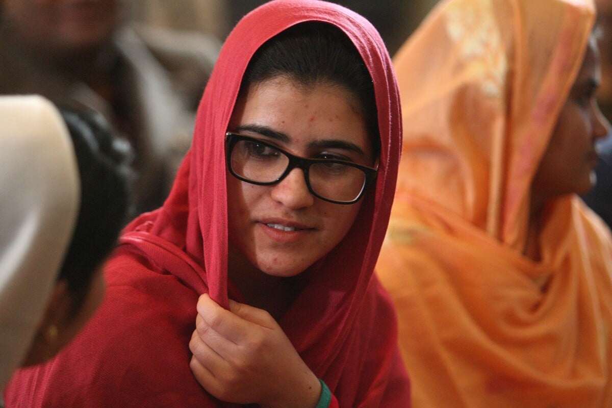 Photo Une Des Deux Filles Qui Accompagnaient Malala Yousafzai Prix Nobel De La Paix 2014 Au