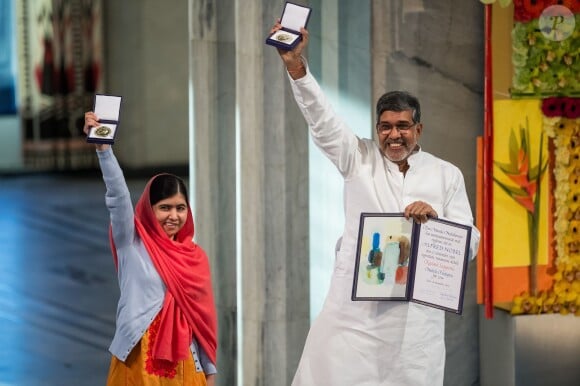 La Pakistanaise Malala Yousafzai et l'Indien Kailash Satyarthi ont reçu le prix Nobel de la Paix lors d'une cérémonie à Oslo. Le 10 décembre 2014