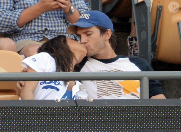 Mila Kunis et Ashton Kutcher à Los Angeles, le 28 juin 2014.
