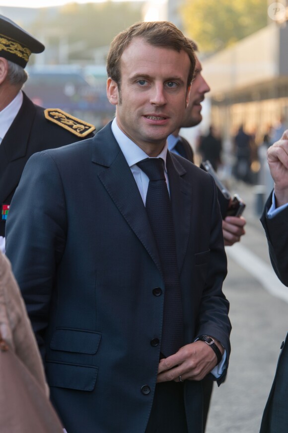 Emmanuel Macron lors de l'inauguration du Mondial de l'Automobile au palais des Sports à Paris. Le 3 octobre 2014